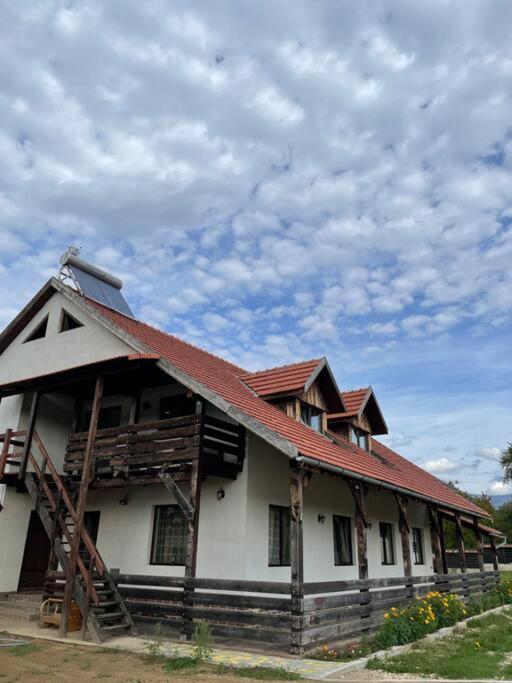 ホテル Casa La Doi Nuci Bradet  エクステリア 写真